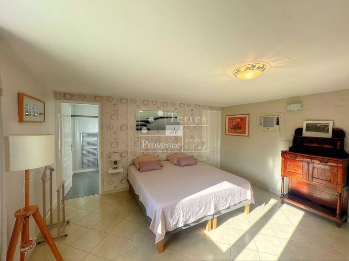 Image No.12-4 Bed House for sale