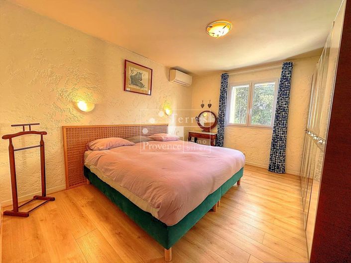 Image No.19-4 Bed House for sale