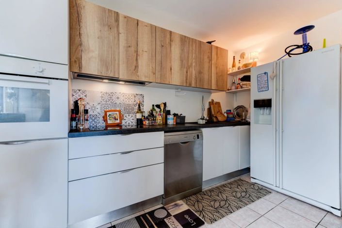 Image No.5-2 Bed House for sale