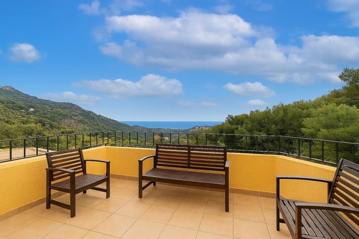 Image No.9-2 Bed House for sale