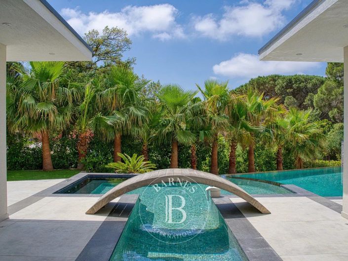 Image No.2-5 Bed House for sale