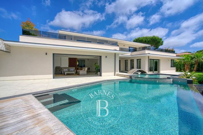 Image No.5-5 Bed House for sale