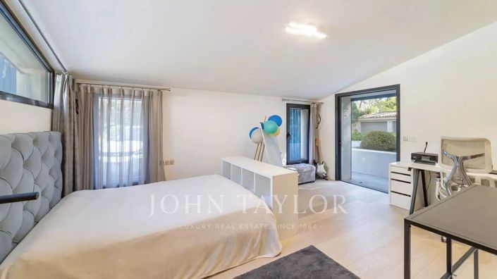 Image No.14-7 Bed House for sale