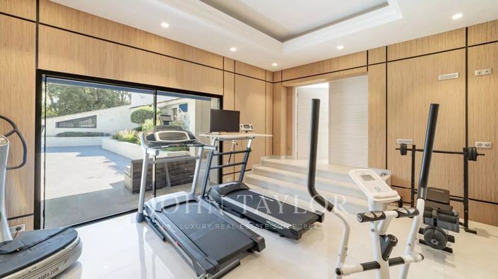 Image No.16-7 Bed House for sale