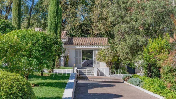 Image No.17-7 Bed House for sale