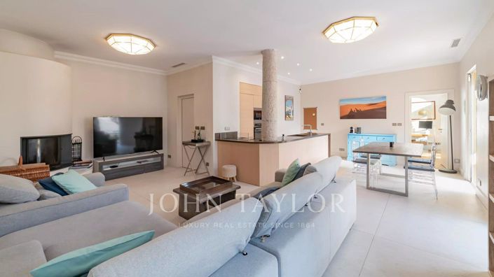 Image No.7-11 Bed House for sale