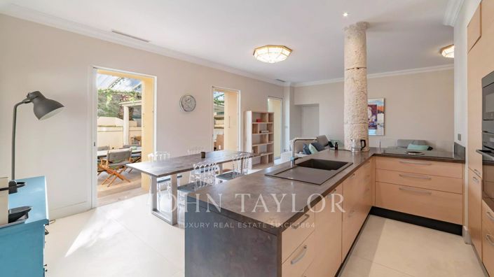 Image No.9-11 Bed House for sale