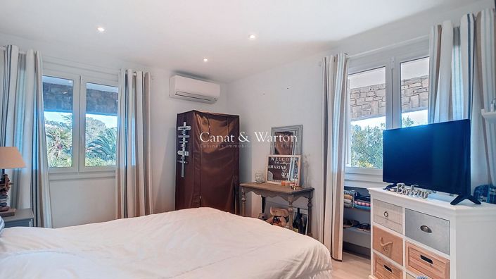 Image No.11-5 Bed House for sale