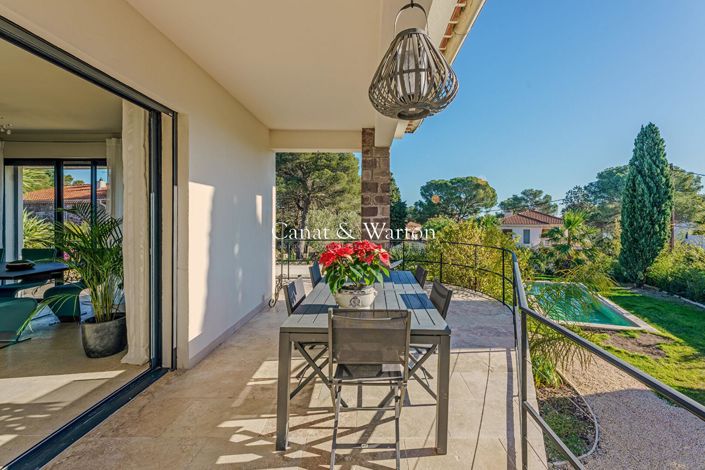 Image No.2-4 Bed House for sale