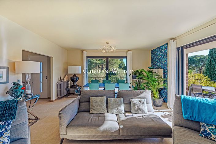 Image No.3-4 Bed House for sale