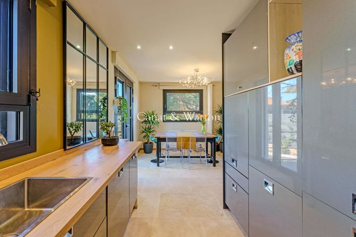 Image No.4-4 Bed House for sale