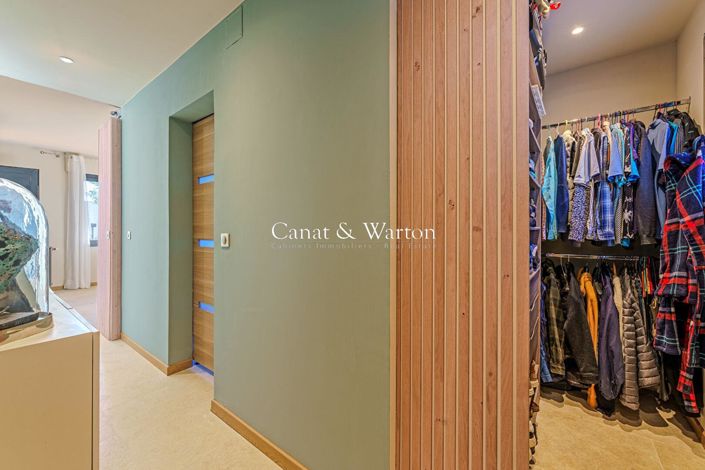 Image No.6-4 Bed House for sale