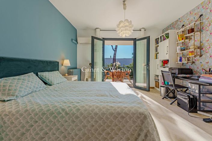 Image No.9-4 Bed House for sale