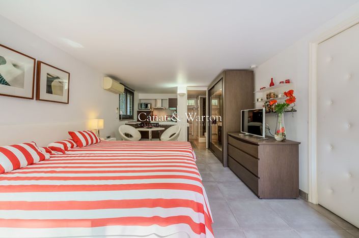 Image No.13-4 Bed Property for sale