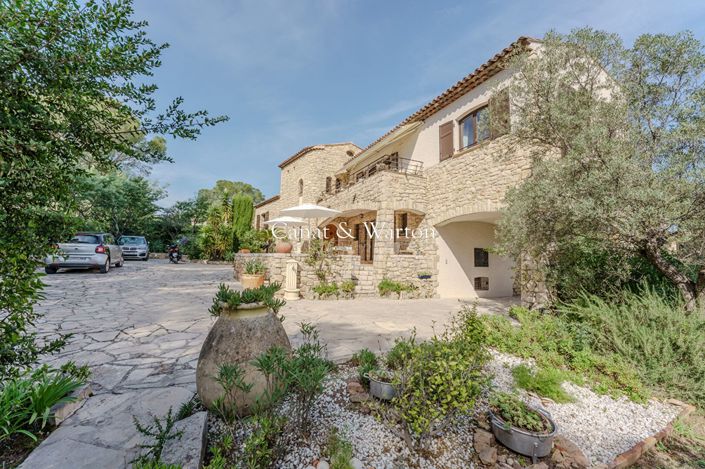 Image No.2-4 Bed Property for sale