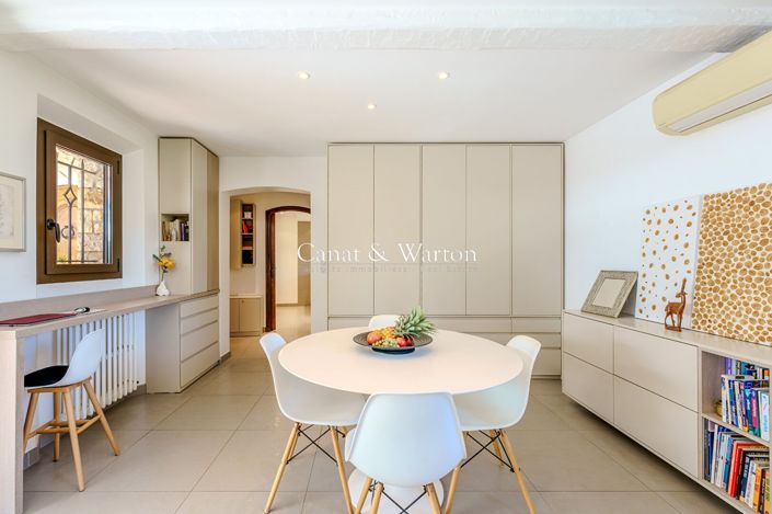 Image No.4-4 Bed Property for sale