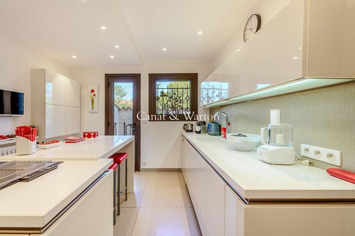 Image No.7-Propriété de 4 chambres à vendre à Saint-Raphael