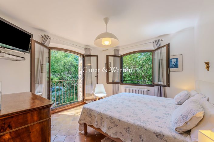 Image No.8-4 Bed Property for sale