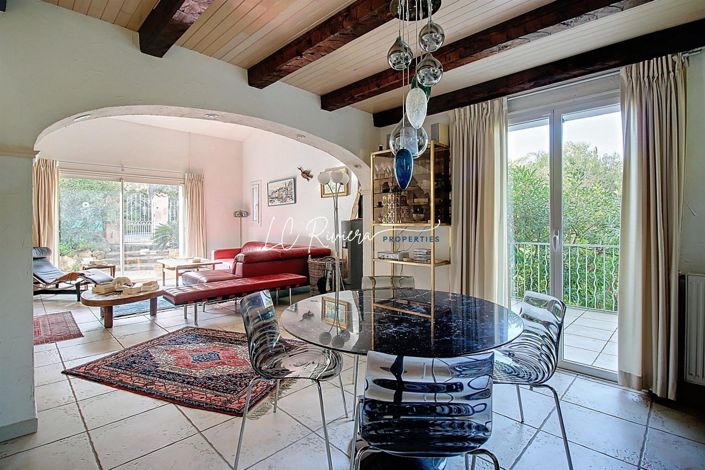 Image No.2-4 Bed House for sale