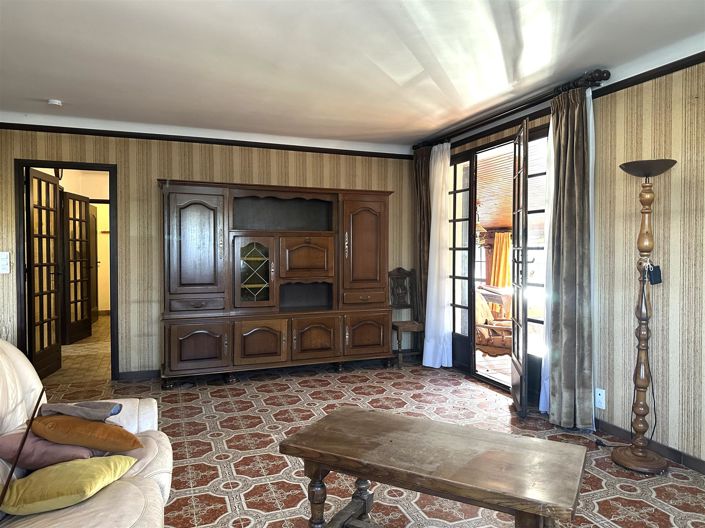 Image No.5-6 Bed House for sale