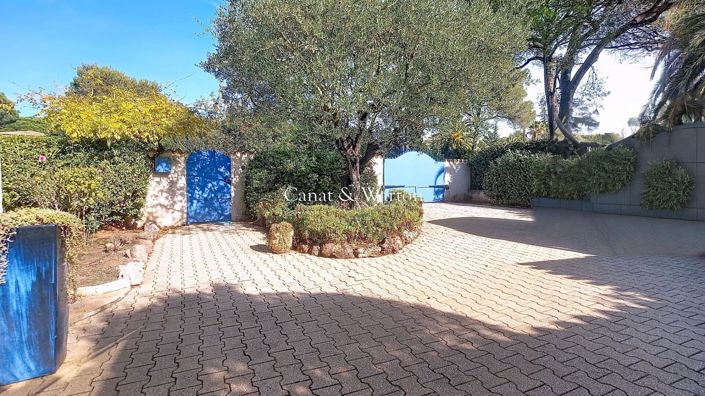 Image No.2-4 Bed House for sale