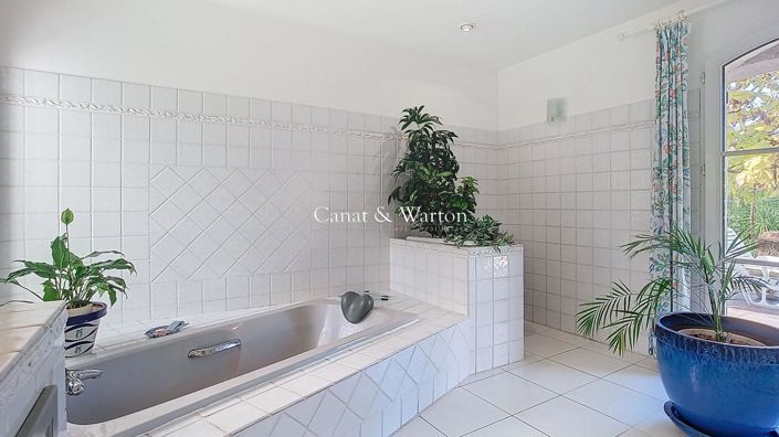 Image No.4-4 Bed House for sale