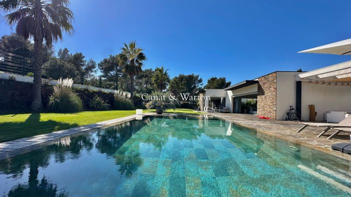 Image No.2-5 Bed Property for sale