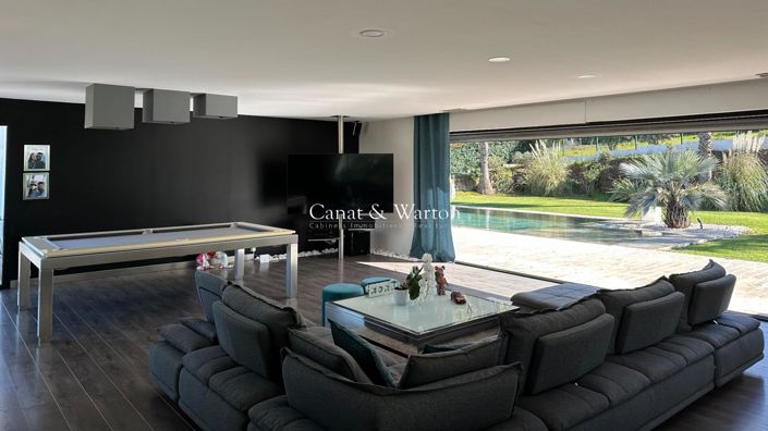 Image No.6-5 Bed Property for sale