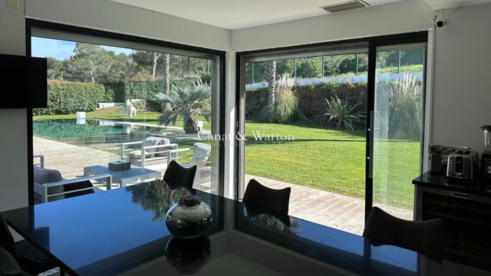 Image No.7-5 Bed Property for sale