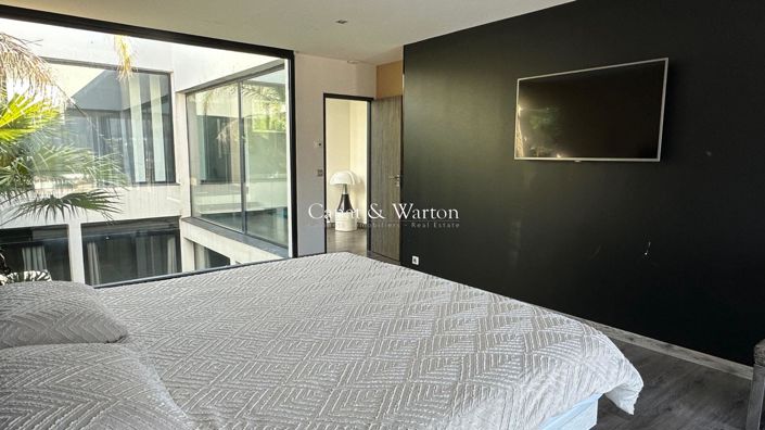 Image No.9-5 Bed Property for sale