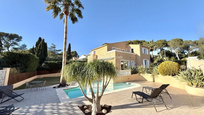Image No.2-Propriété de 4 chambres à vendre à Saint-Raphael