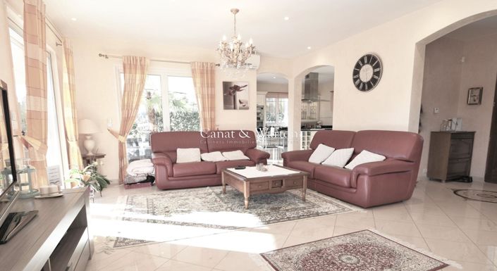 Image No.3-4 Bed House for sale