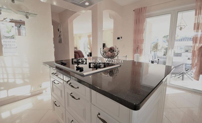 Image No.7-4 Bed House for sale