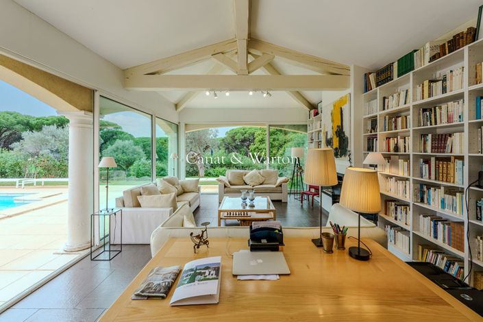 Image No.7-5 Bed Property for sale