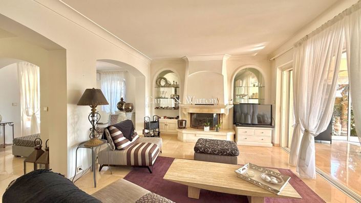 Image No.11-4 Bed Property for sale