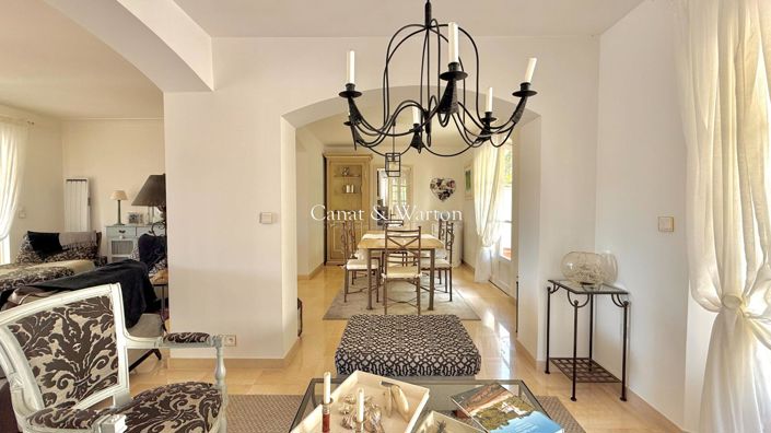 Image No.12-4 Bed Property for sale