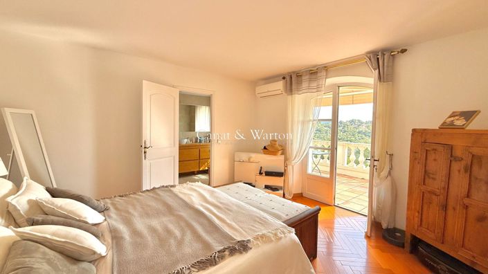 Image No.14-Propriété de 4 chambres à vendre à Saint-Raphael