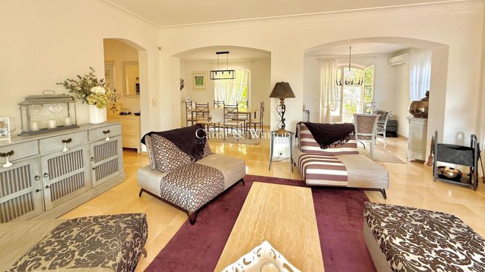 Image No.2-4 Bed Property for sale