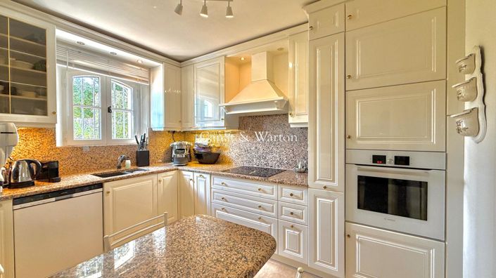 Image No.3-4 Bed Property for sale