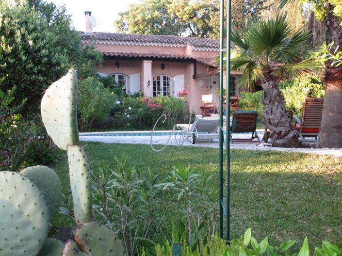 Image No.5-Propriété de 5 chambres à vendre à Fréjus