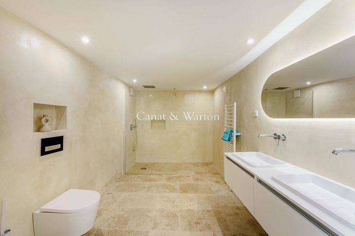 Image No.11-4 Bed Property for sale