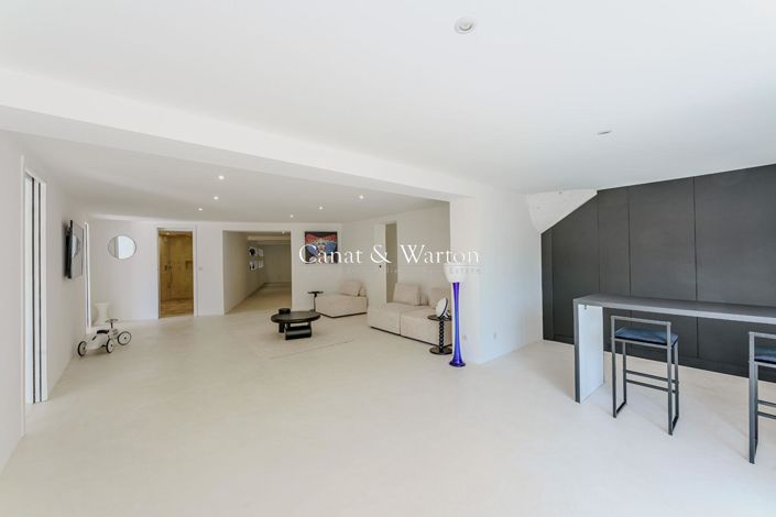 Image No.13-4 Bed Property for sale