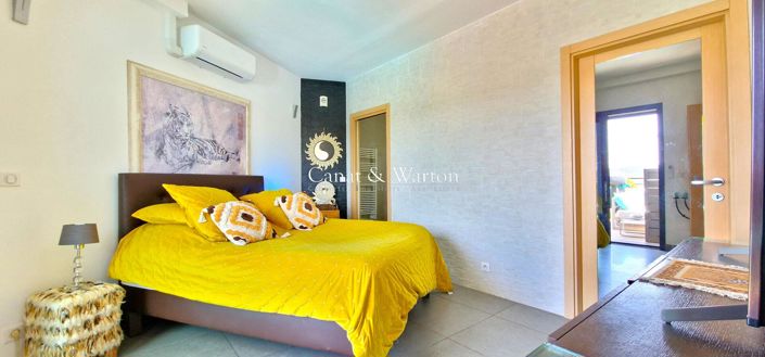 Image No.10-4 Bed Property for sale