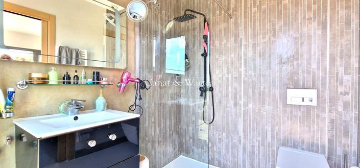 Image No.13-4 Bed Property for sale