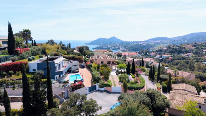 Image No.2-4 Bed Property for sale