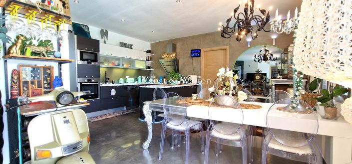 Image No.5-4 Bed Property for sale