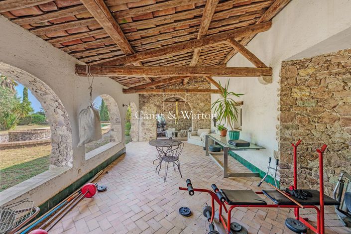 Image No.3-7 Bed Property for sale