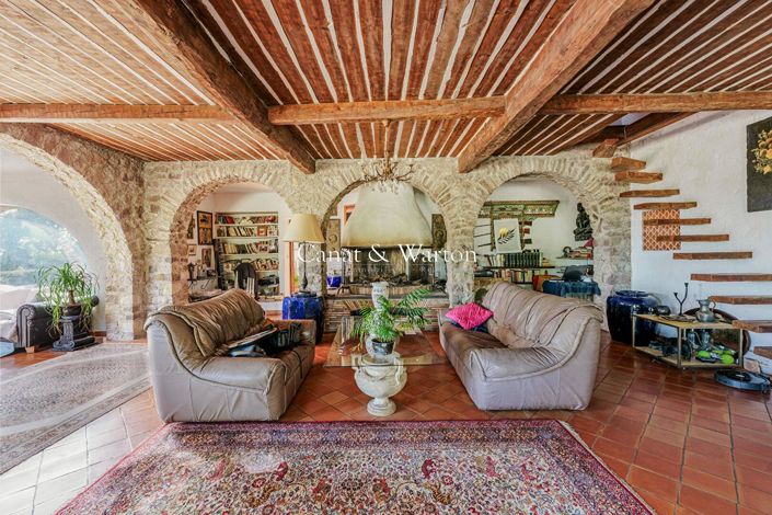 Image No.7-7 Bed Property for sale