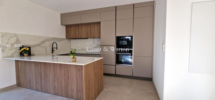 Image No.3-4 Bed House for sale