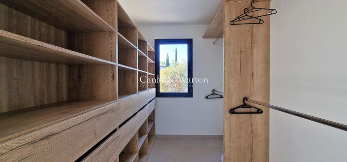 Image No.6-4 Bed House for sale